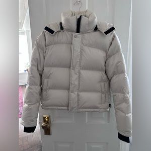 Aritzia Super Puff Shorty in white